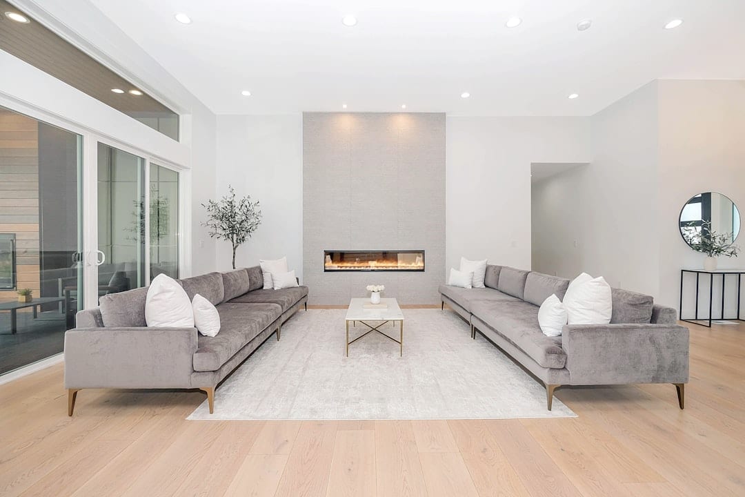 Clean living room ready for pest control assessment